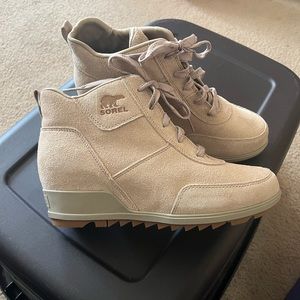 Sorel Evie sport lace wedge sneakers size 10